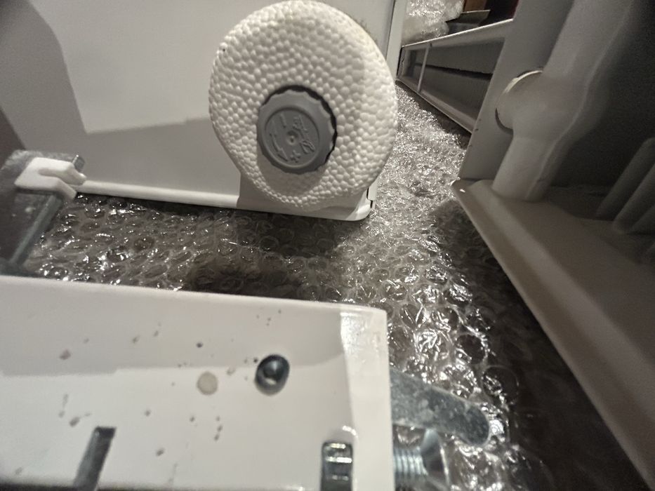 Сталевий радіатор нижнє підключення Vogel&Noot