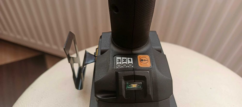 Акумуляторний інструмент CAT DX12K – дриль та шуруповерт (комбо-набір)