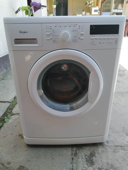 Пралка Whirlpool на 6 кг