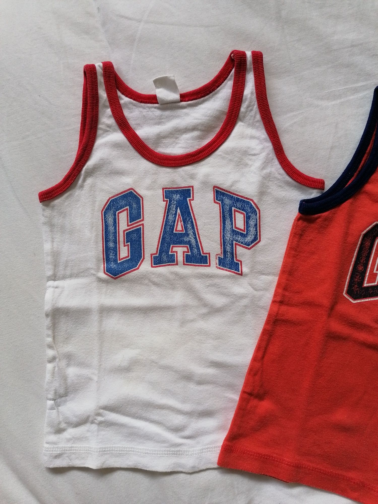 Duas blusas tank para o verão praia da baby Gap