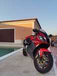 Aprilia rsv 1000