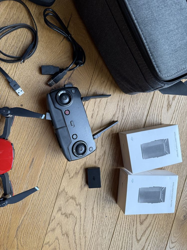 Dron z kamerą DJI mavic air z całym zestawem, pokrowce, kable itd