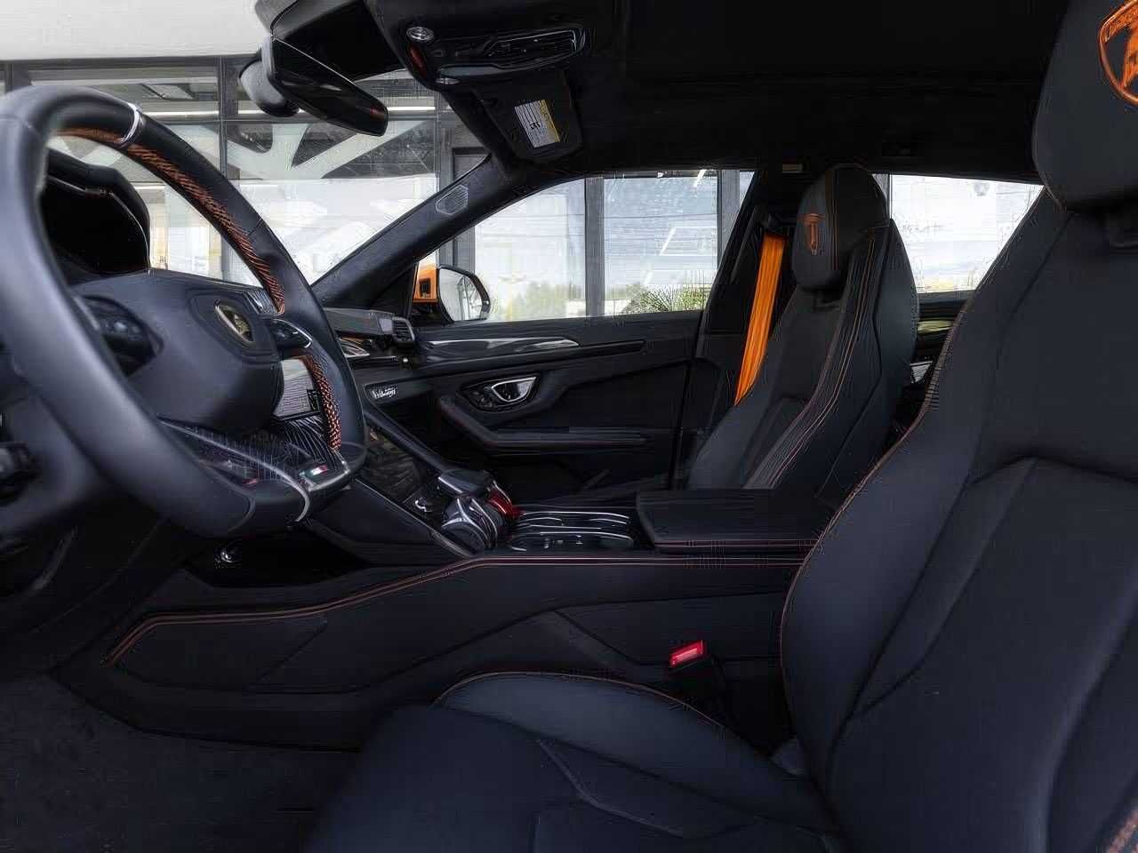 2023 Lamborghini Urus S