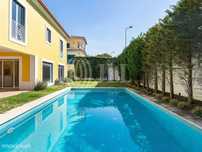 Moradia T5 com piscina na Areia em Cascais