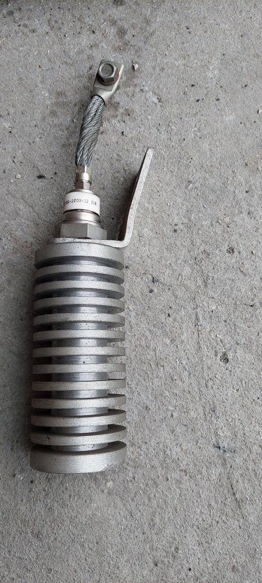 Dioda  DOO 200R 200 A dioda prostownicza z radiatorem 2szt.