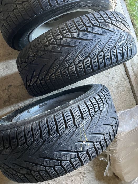 Зимові шини з дисками Land Cruiser 200.  285/60R18