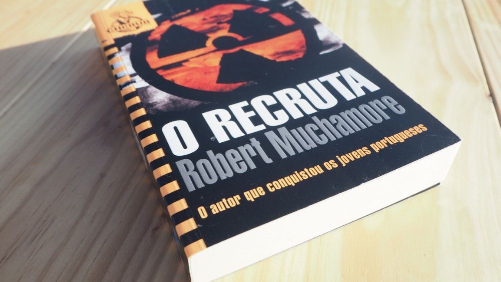 "O Recruta", de Robert Muchamore. Novo