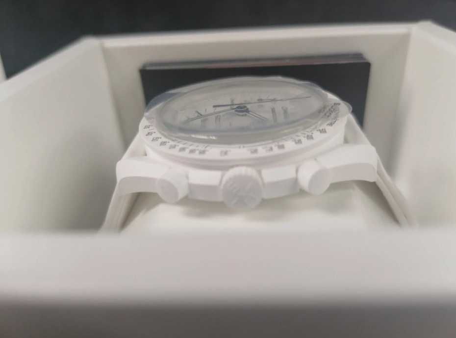 Swatch xOmega To Moonphase Snoopy SO33W700