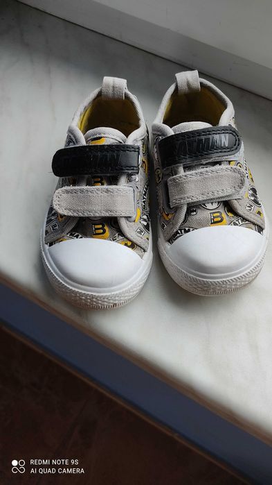 Buty chłopięce r. 22 Batman SMYK szare