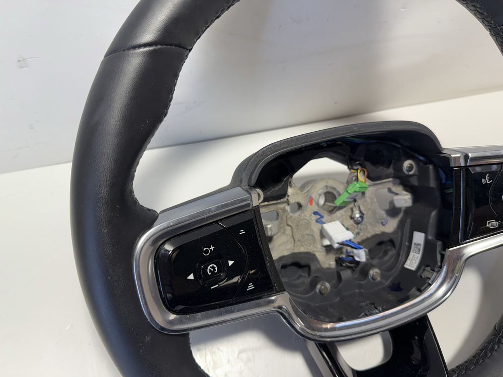 Volvo XC40 C40 kierownica skórzana jak nowa