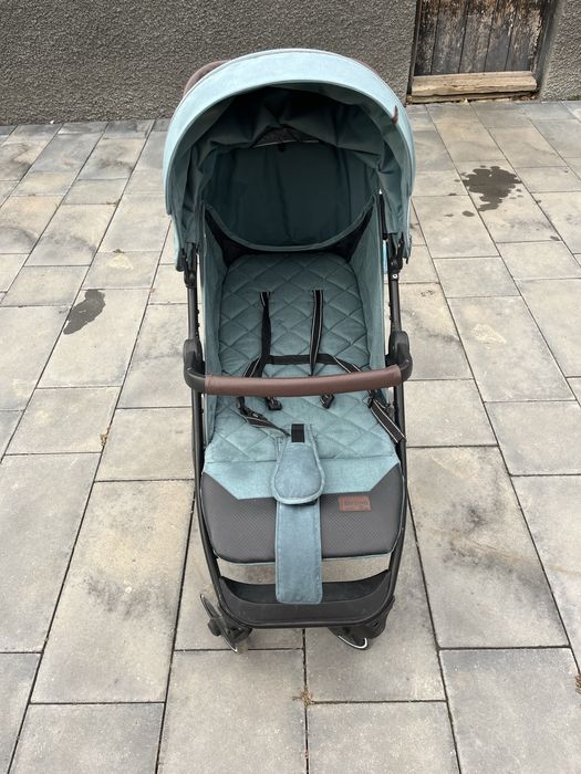 Прогулянкова коляска CARRELLO Bravo