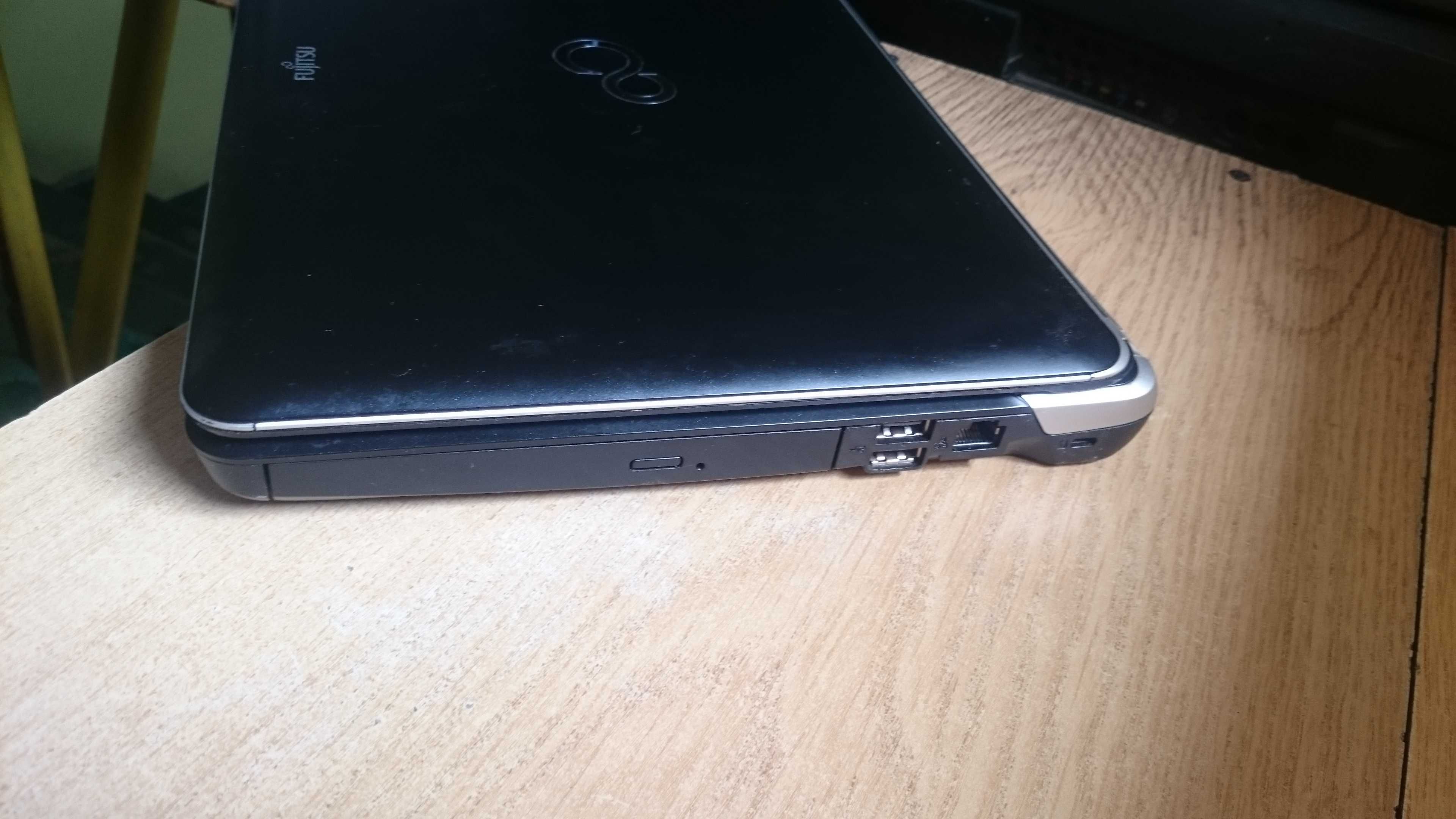 Fujitsu Lifebook LH531 (14"/320Гб/6Гб/i3)
