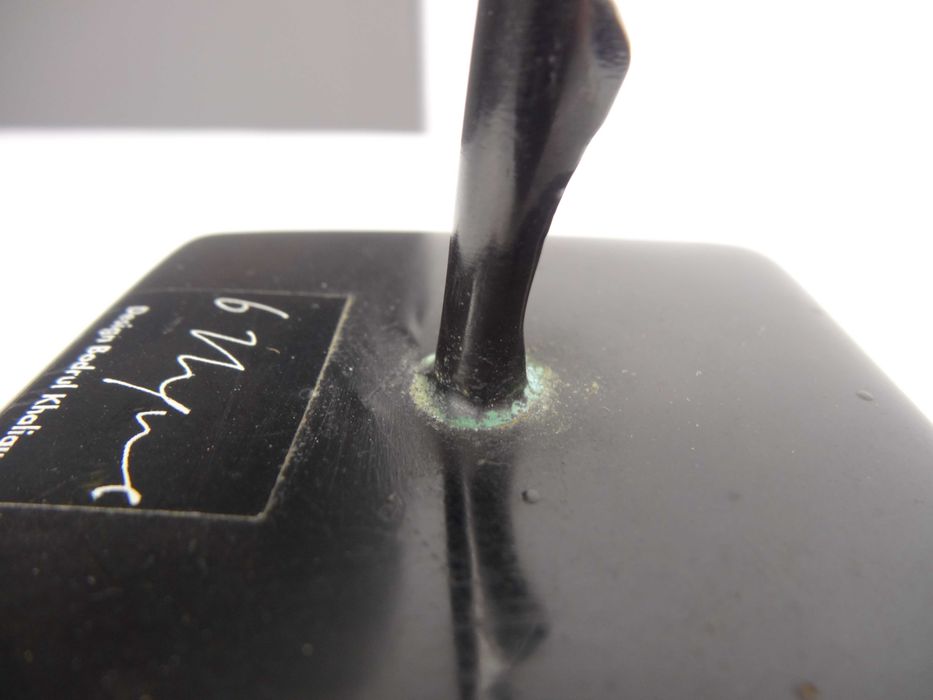 Figura z brązu projektu Bodrul Khalique