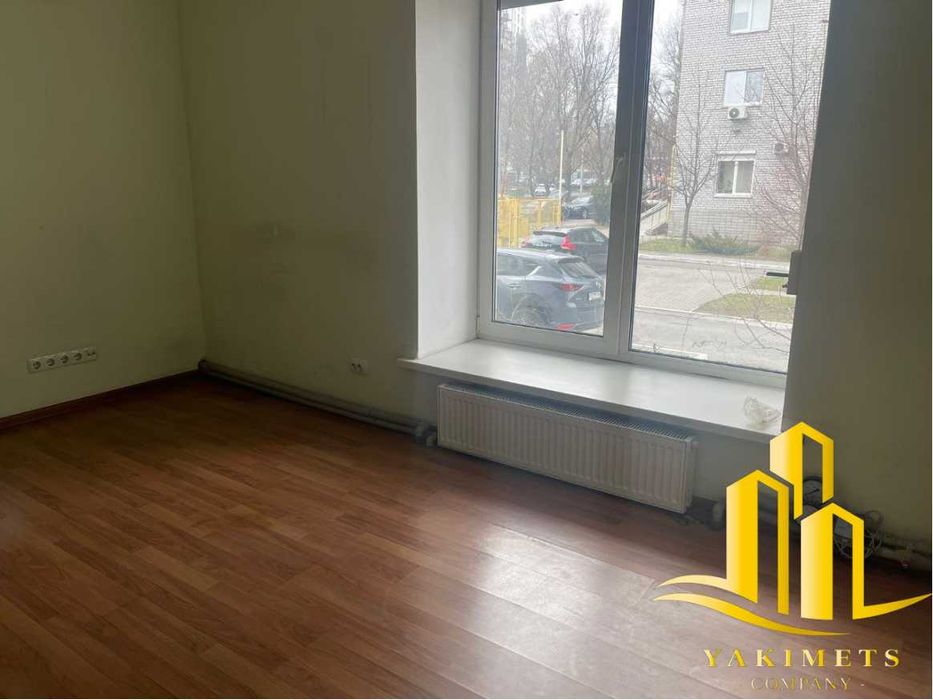 Продаж офісного приміщення 112 кв.м. на 1 поверсі на вул. Космічна 3