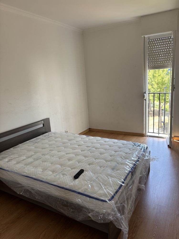 Disponivel Quarto casal em Miratejo