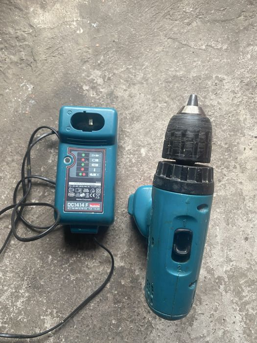 Шуруповерт Makita