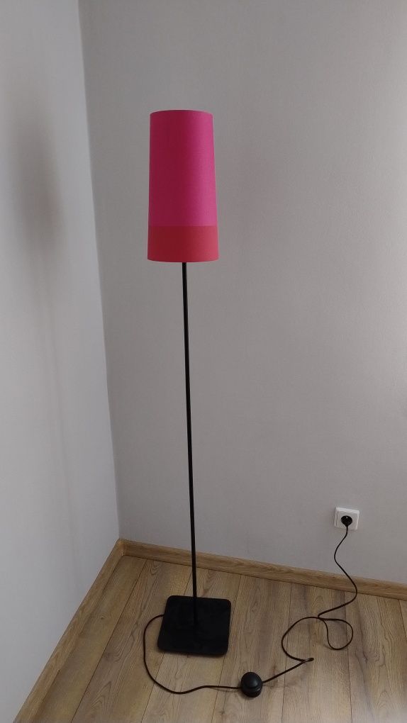 Lampa podłogowa stojąca