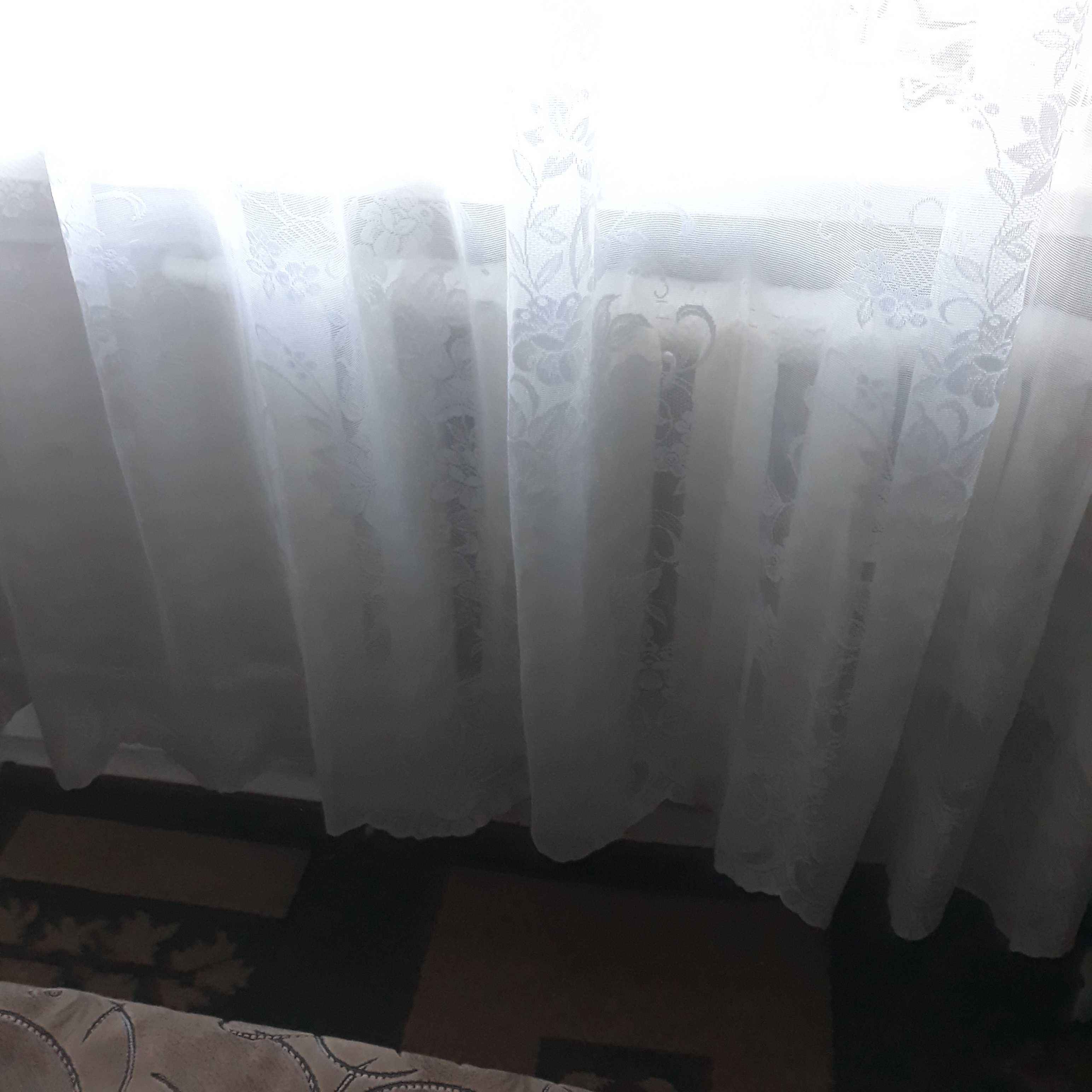 Продам  ажурную  тюль 4м.