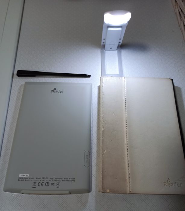 E-book Sony + flashlight + top books fb2