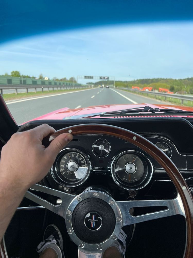 Wynajem samochodu Ford Mustang 1968 ślub, okazja