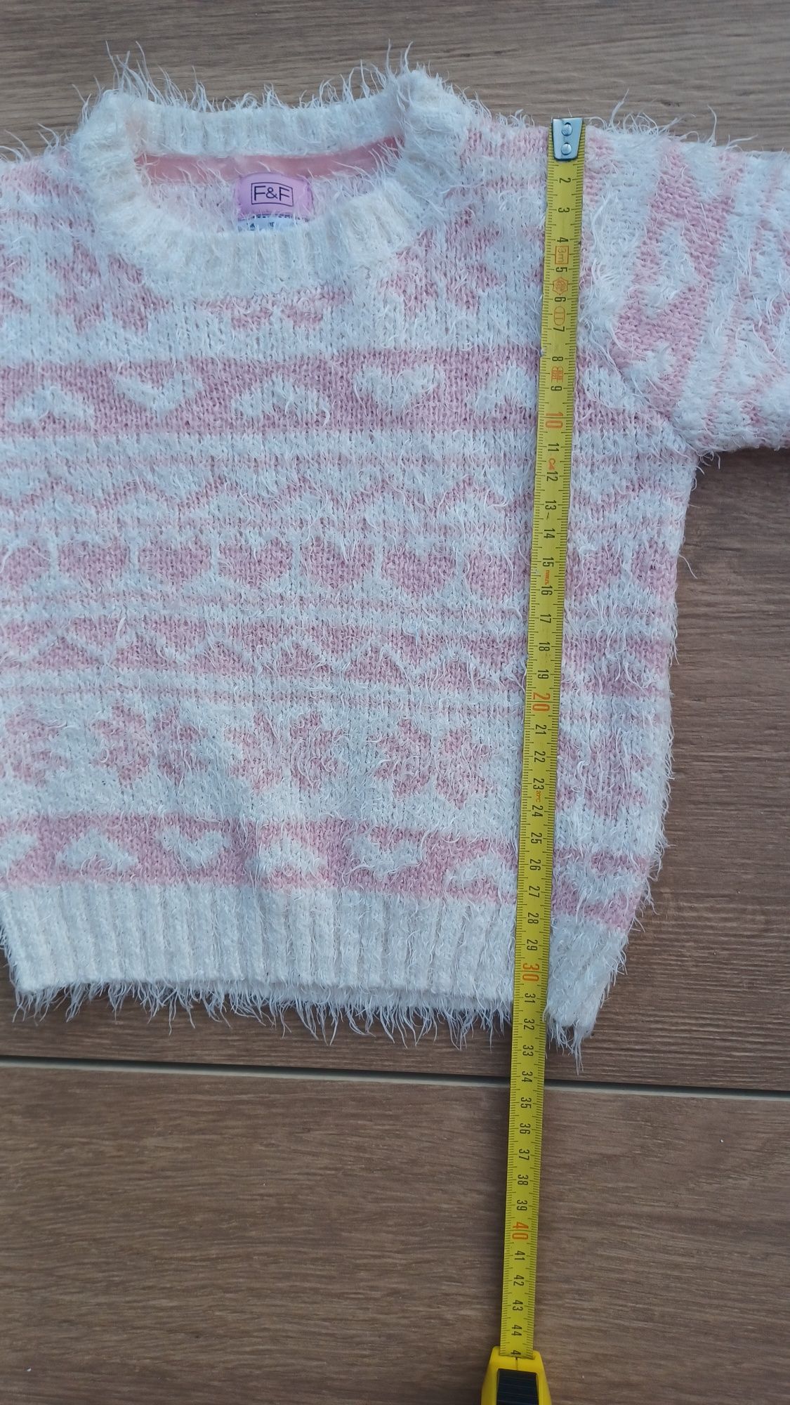 Sweter dziewczęcy rozm. 86
