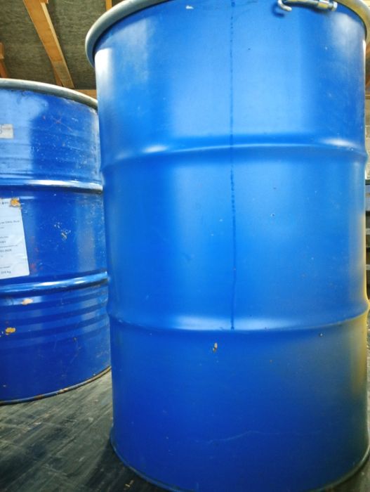 Sprzedam beczki metalowe 200l z zaczaskami.