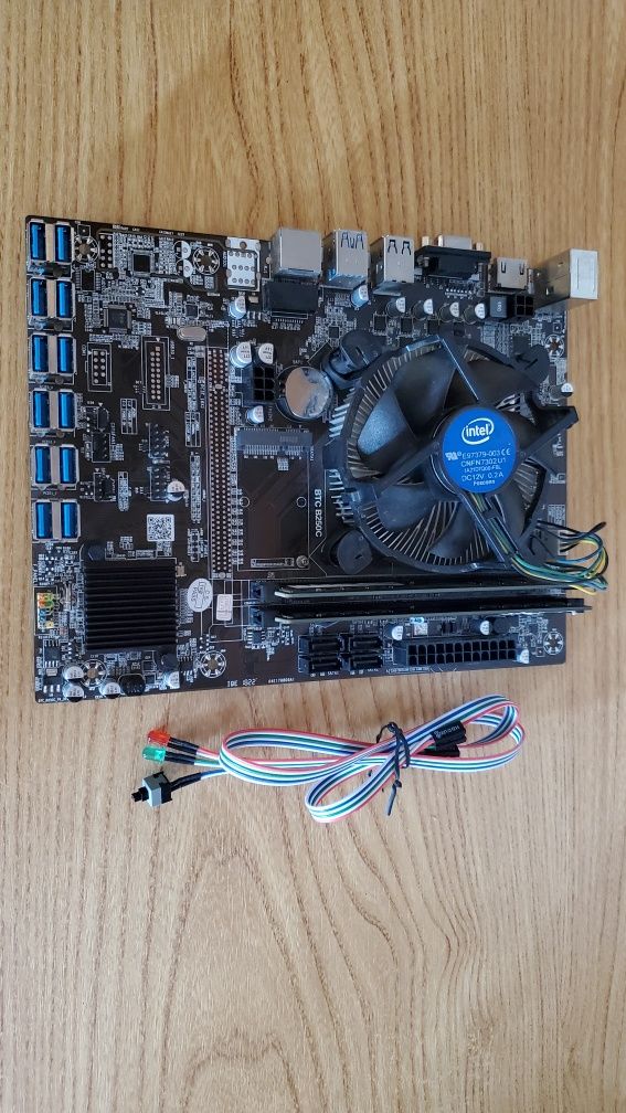 Комплект для майнингу материнська плата BTC B250C +  i3 7100