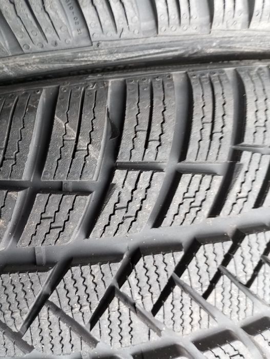 Sprzedam opony zdjęte z nowego samochodu 225/40 r18 Vredestein