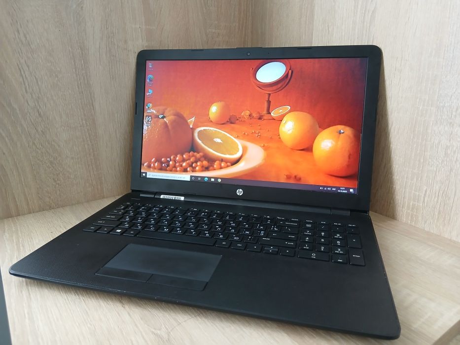 Ноутбук HP 15z-bw000/AMD A9-9420/8 gb ddr4/SSD Samsung 256gb.