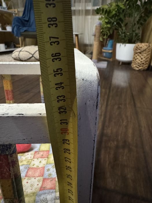 Деревʼяне ліжко для ляльки.