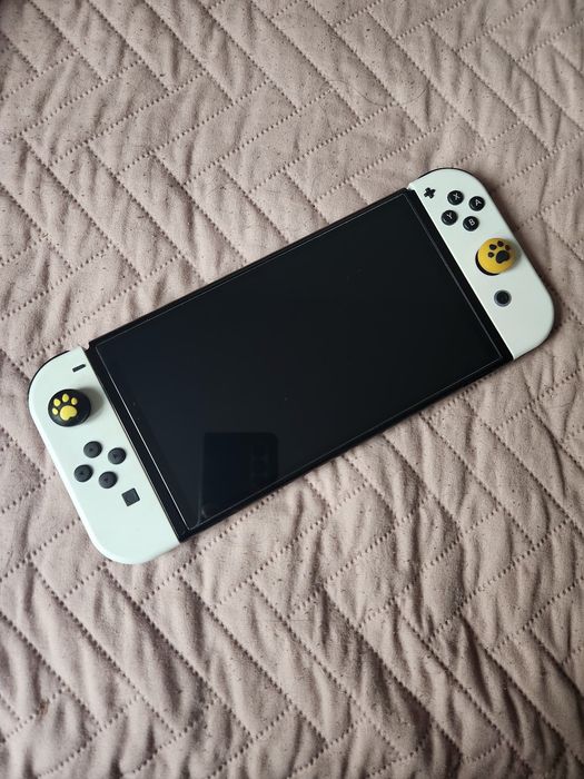 Nintendo Switch OLED komplet plus dodatki