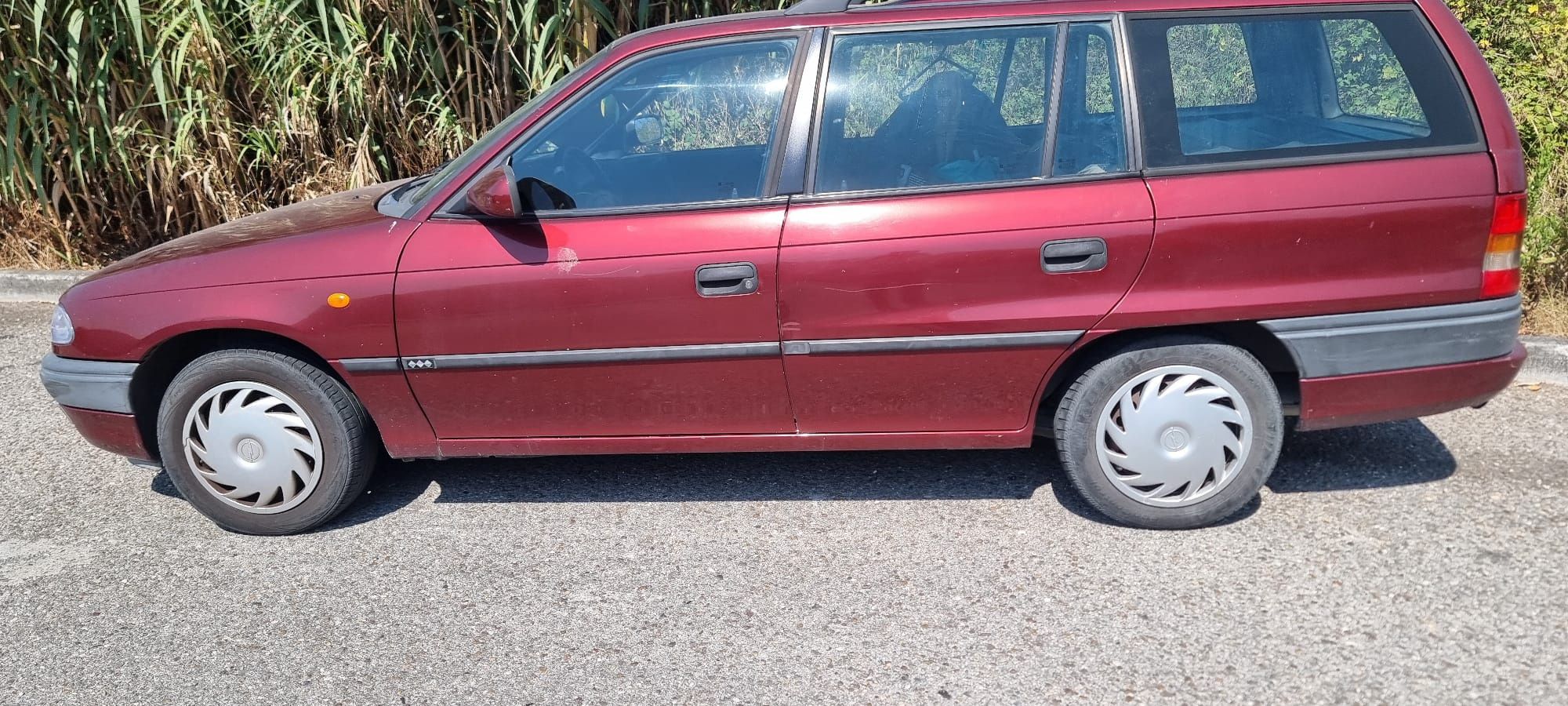 Vendo Opel Astra Caravan 1.4 90cv gasolina