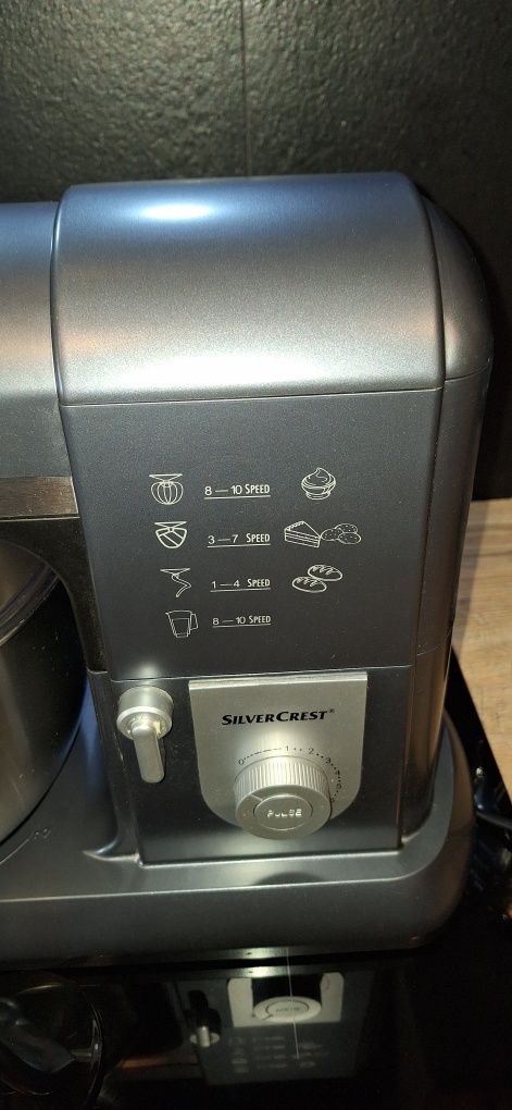 Robot planetarny z blenderem
