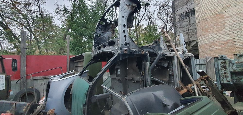 Капот крило двері mazda b2500 бт50 разборка форд ренжер кузов мазда бт