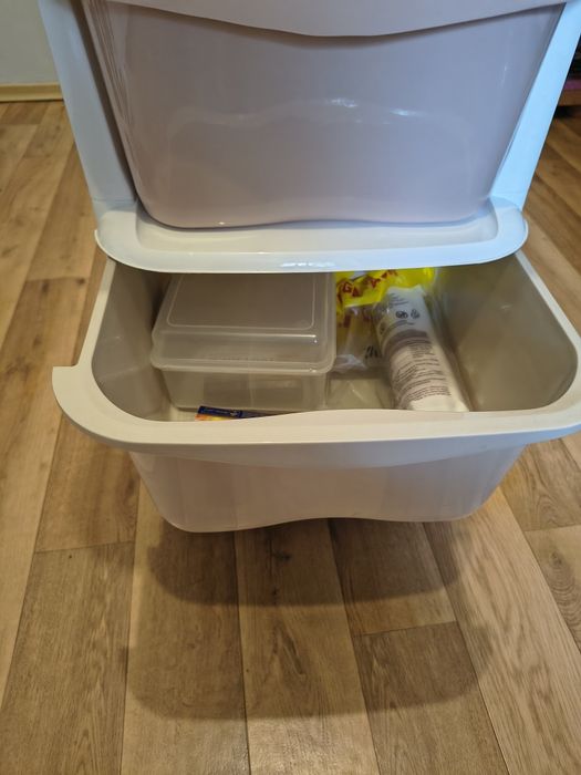 Regał z szufladami wysokiej jakości plastik