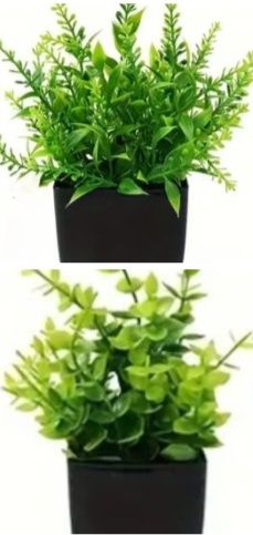 2 sztuczne kwiaty w doniczce.