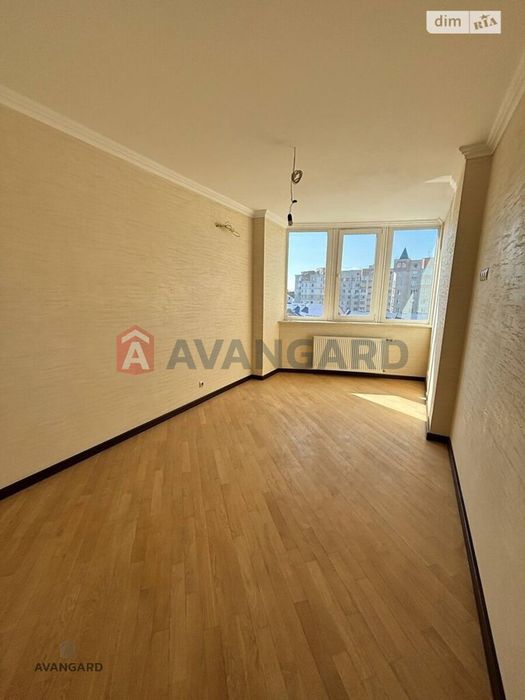 Простора квартира мікрорайон Поділля з якісним ремонтом