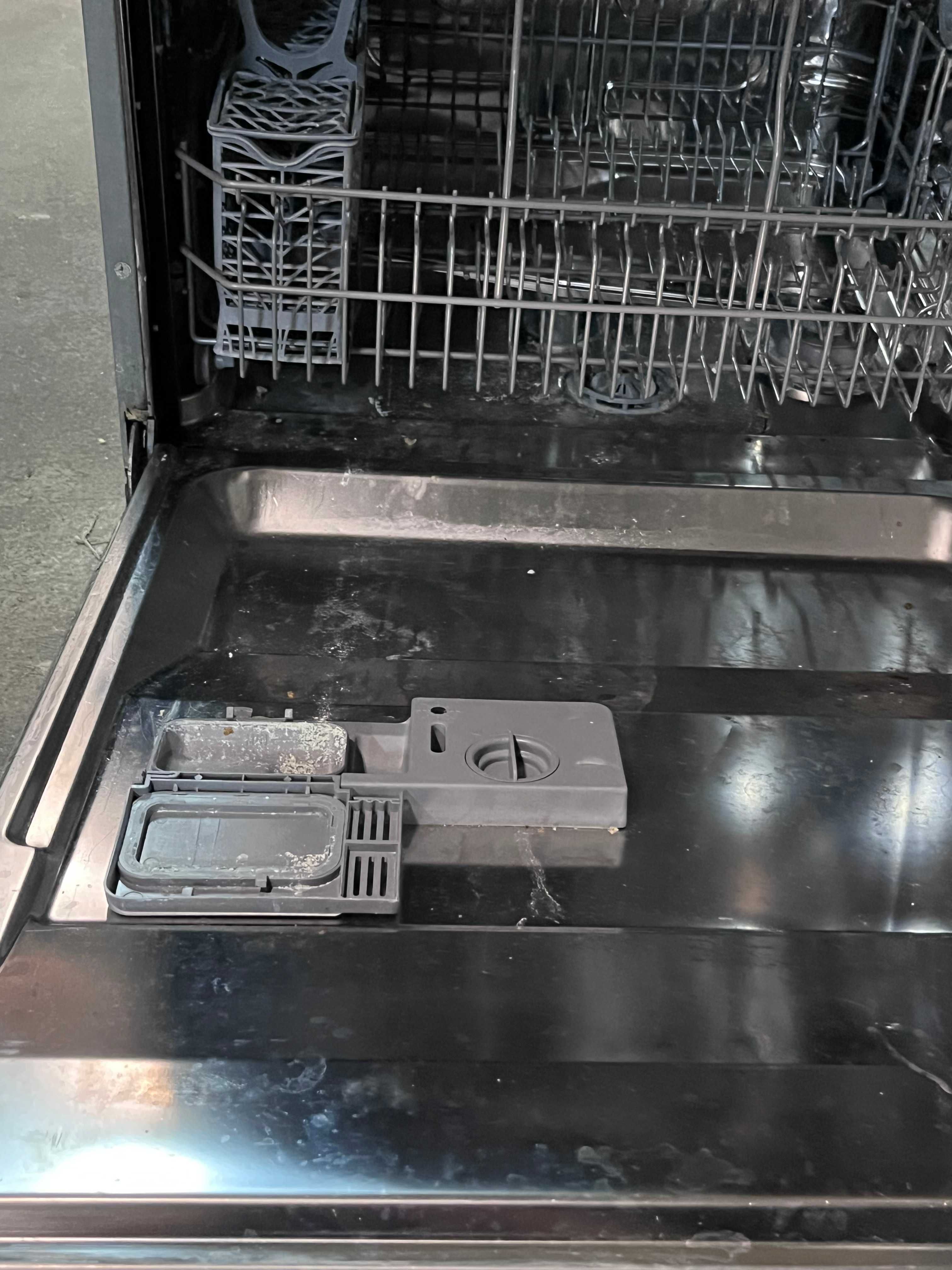 zmywarka ikea whirpool DWH M00 W - uszkodzona pompa
