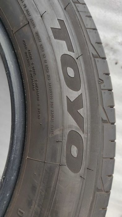 Opony Letnie 215/60/17C Toyo 4szt 8,5mm Vito  Trafic  VW T5 T6