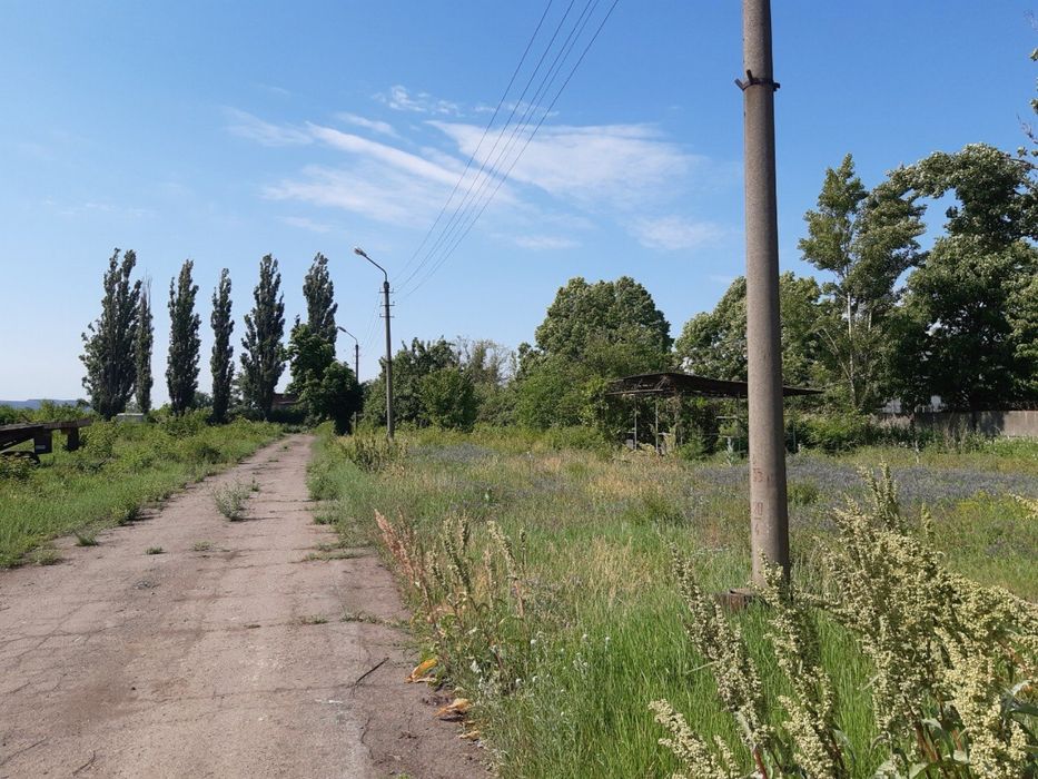 Продажа коммерческого объекта с участком 1,8 га и постройками