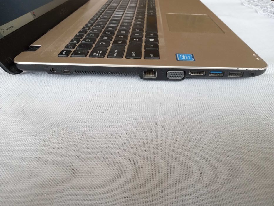 Laptop Asus Intel Celeron CPU N3050 1.60 GHz Windows 10 Home 64-bit