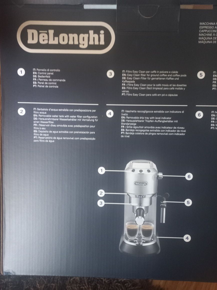 Ekspres Kolbowy DELONGHI EC685..M