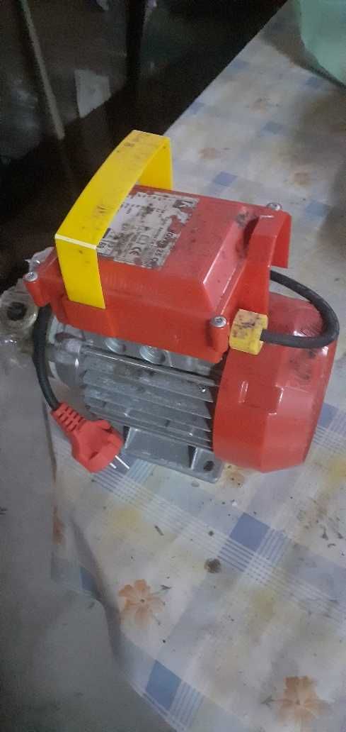 Esmagador elétrico, 2 tinas de 700 litros