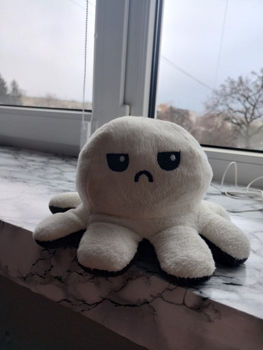 Восьминіг чорно-білий