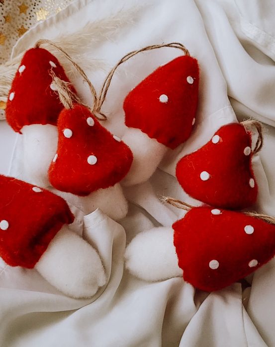 Muchomory z filcu filcowe grzyby grzybki dekoracja świąteczna