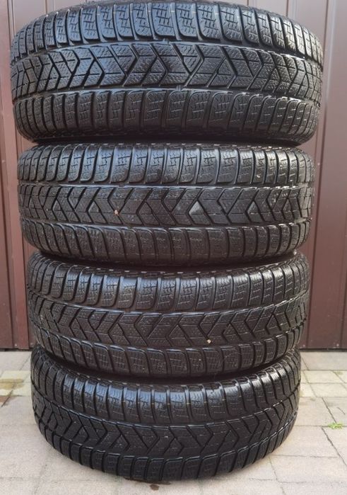 Opony zimowe 16" 215 60 Pirelli DOT 4218