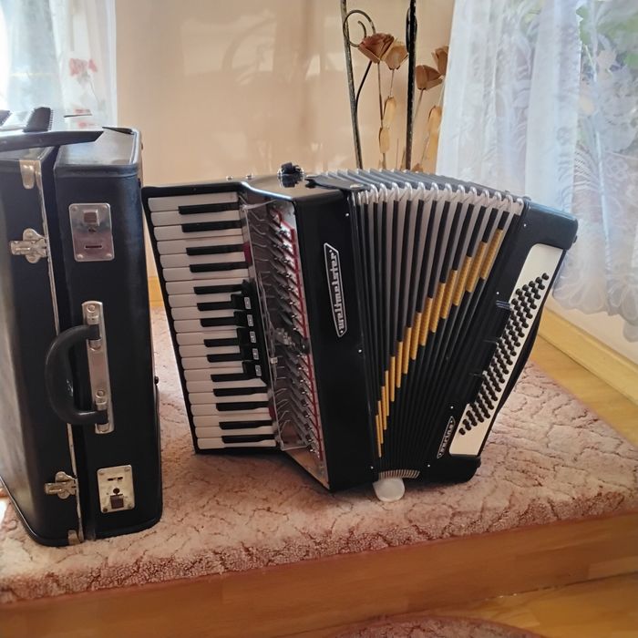 Akordeon Weltmeister Serino 80