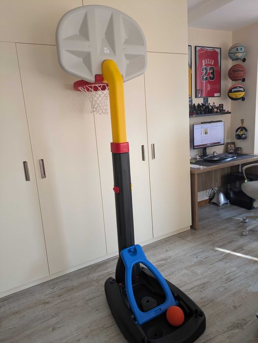 Дитяча баскетбольна стійка кільцем та м'ячем Little Tikes, складана
