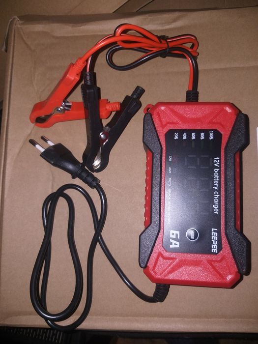 Автомобильное зарядное устройство на 12в мощность заряда 6Ач