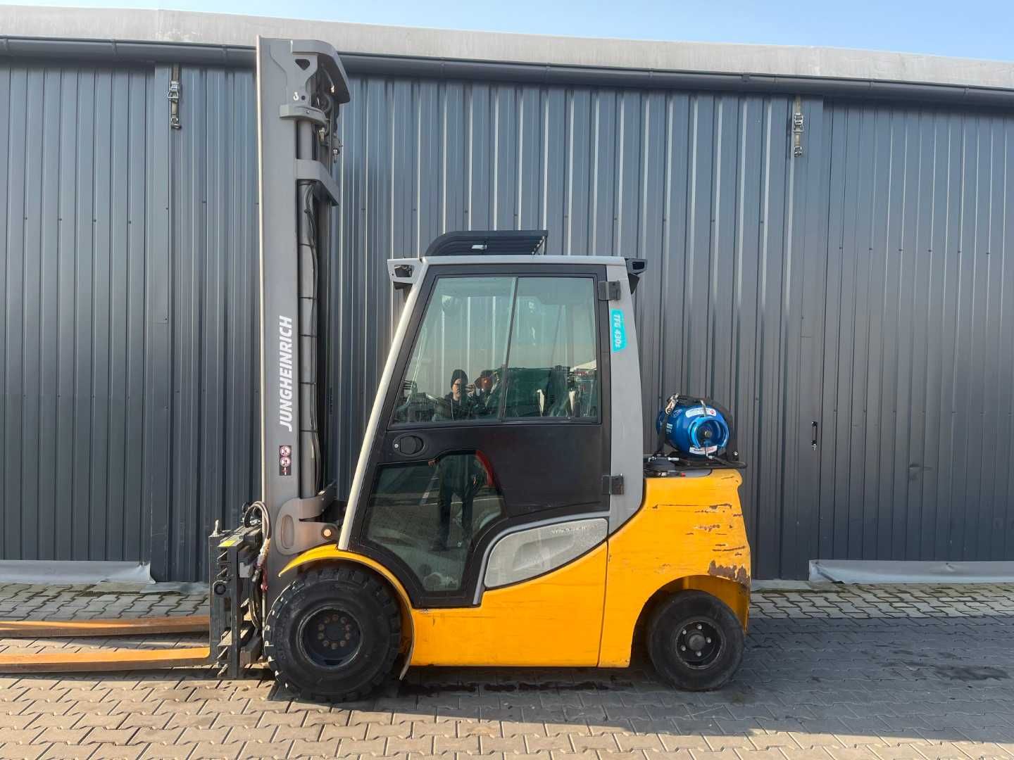 Wózek widłowy Jungheinrich TFG430s Triplex Kabina Pozycjoner2017/8981h